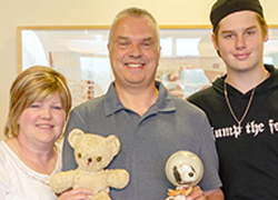 Tom Kaminski (center) was able to meet and discuss his medical journey at the NIH Clinical Center and elsewhere and the research advancements made in cardiology.