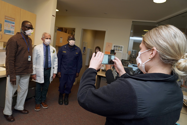 Dr. Fauci visiting Clinical Center nurses during Nurses Week