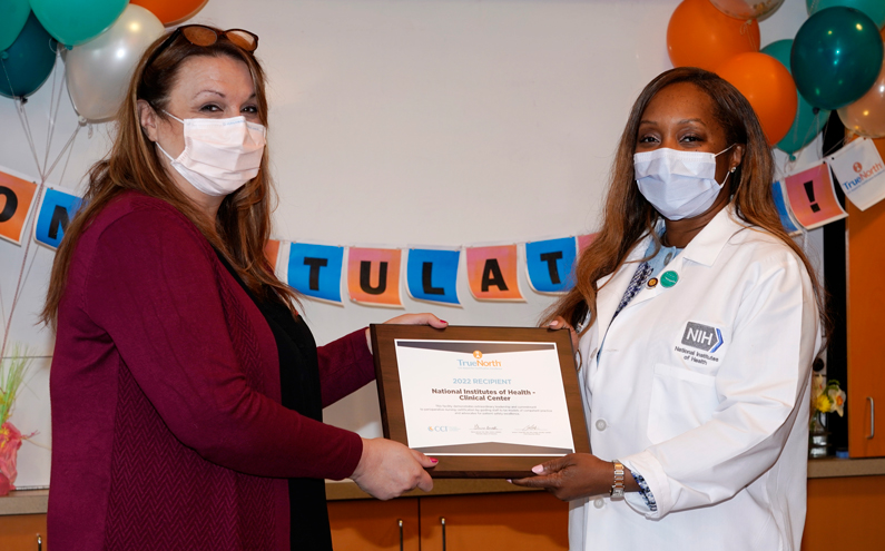 Presentation of the award to operating room nurses